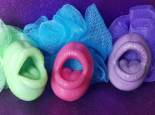 Load image into Gallery viewer, weenie washer, Weeny Washer Mouth Shaped Soap in Gift Can gag gift, Purple weenie washer, Pink weenie washer, Blue weenie washer, Green weenie washer